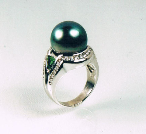 Tahitian Pearl and diamond ring